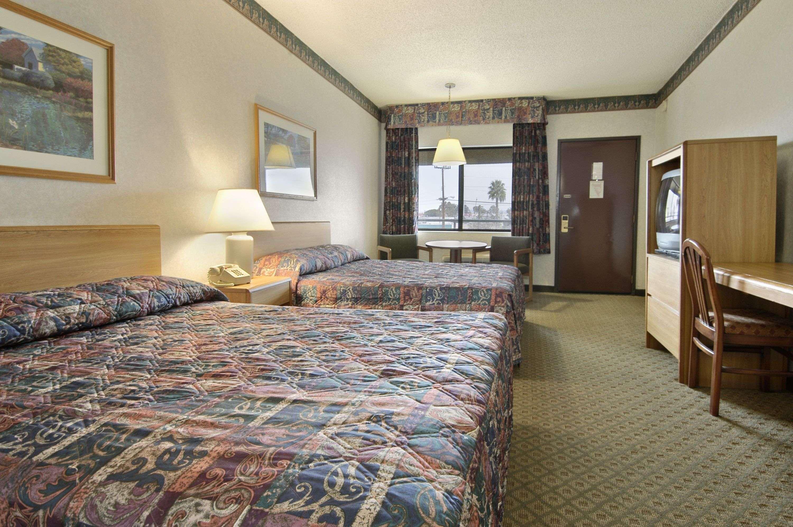 Travelodge By Wyndham Commerce Los Angeles Area חדר תמונה