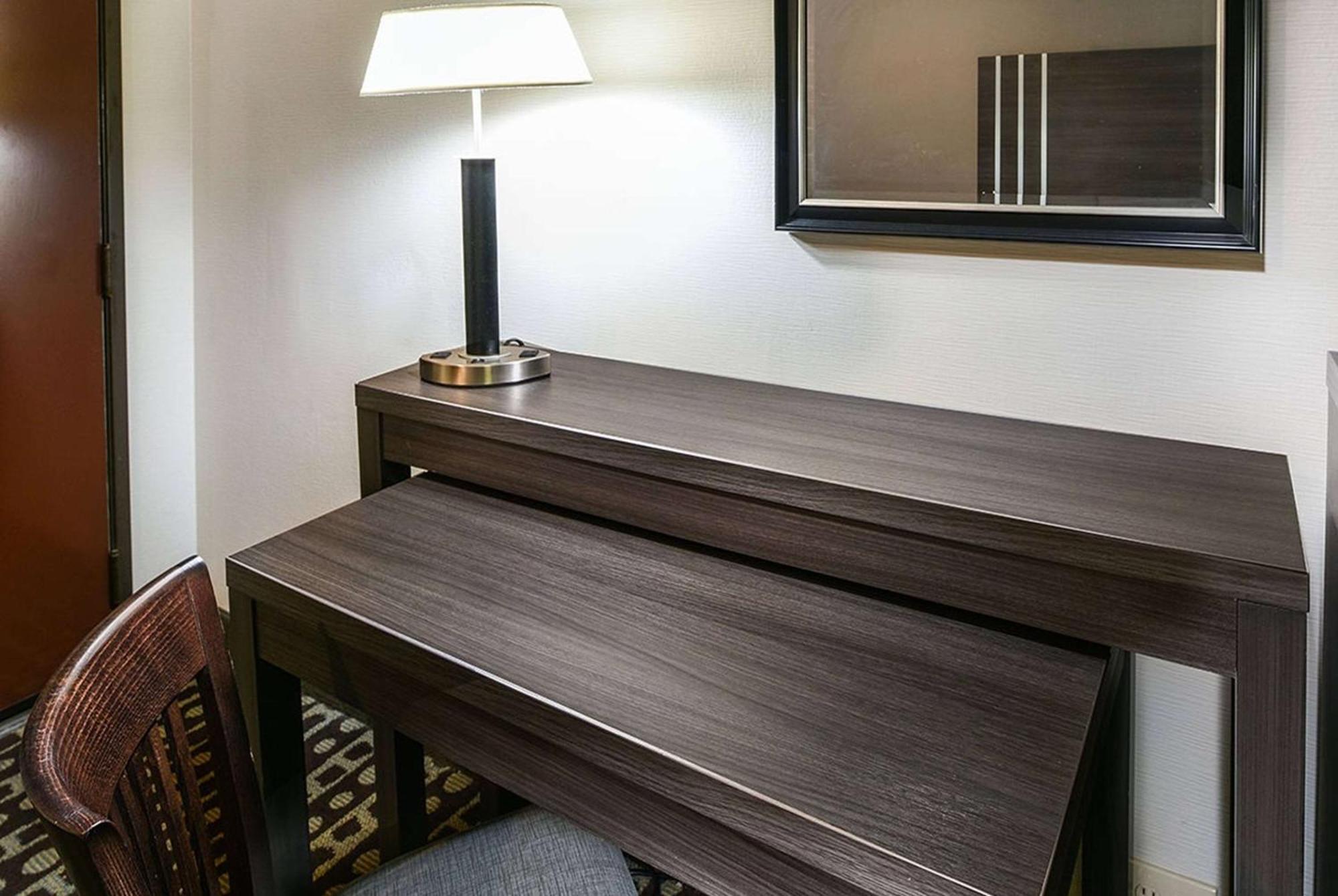 Travelodge By Wyndham Commerce Los Angeles Area מראה חיצוני תמונה