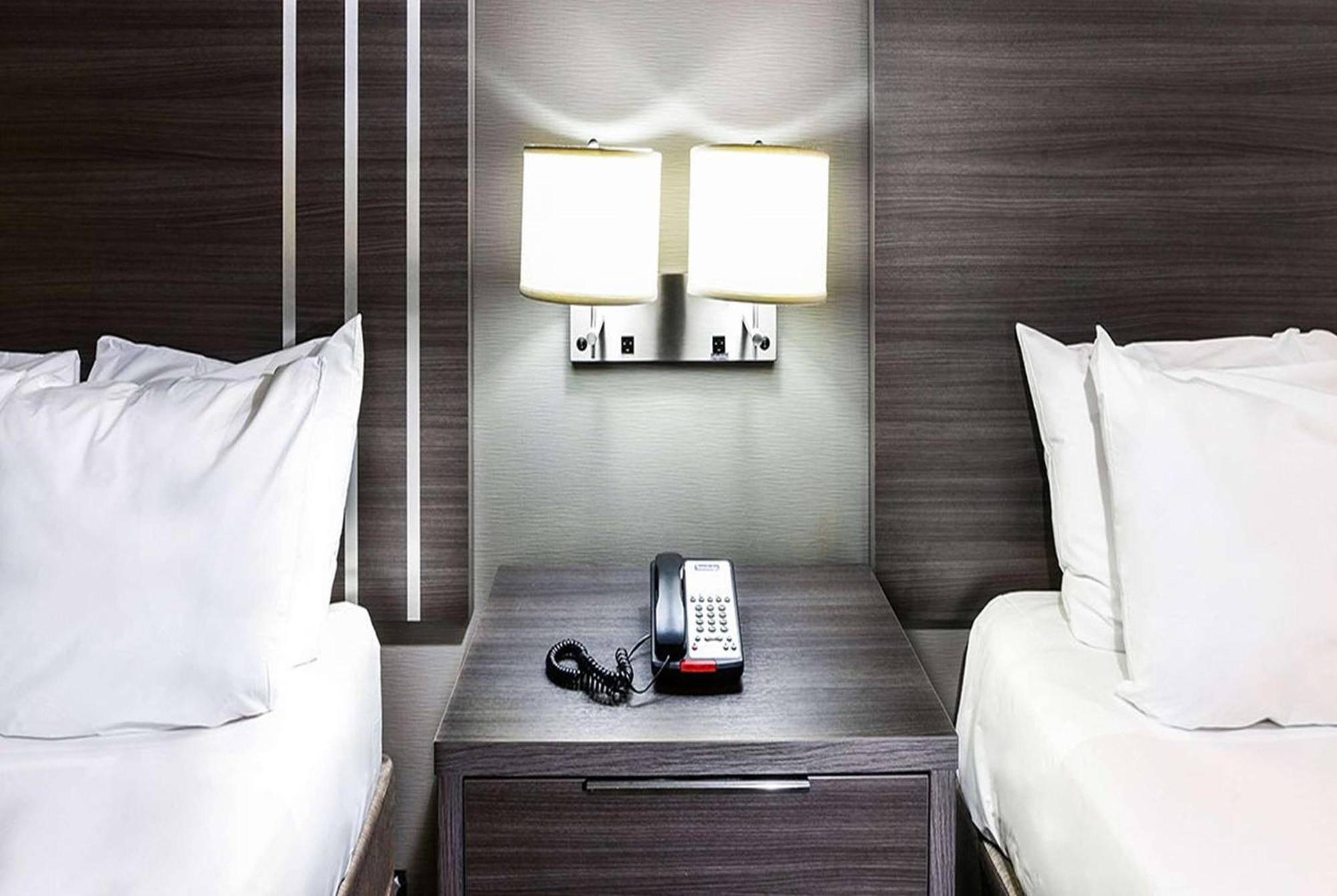 Travelodge By Wyndham Commerce Los Angeles Area מראה חיצוני תמונה