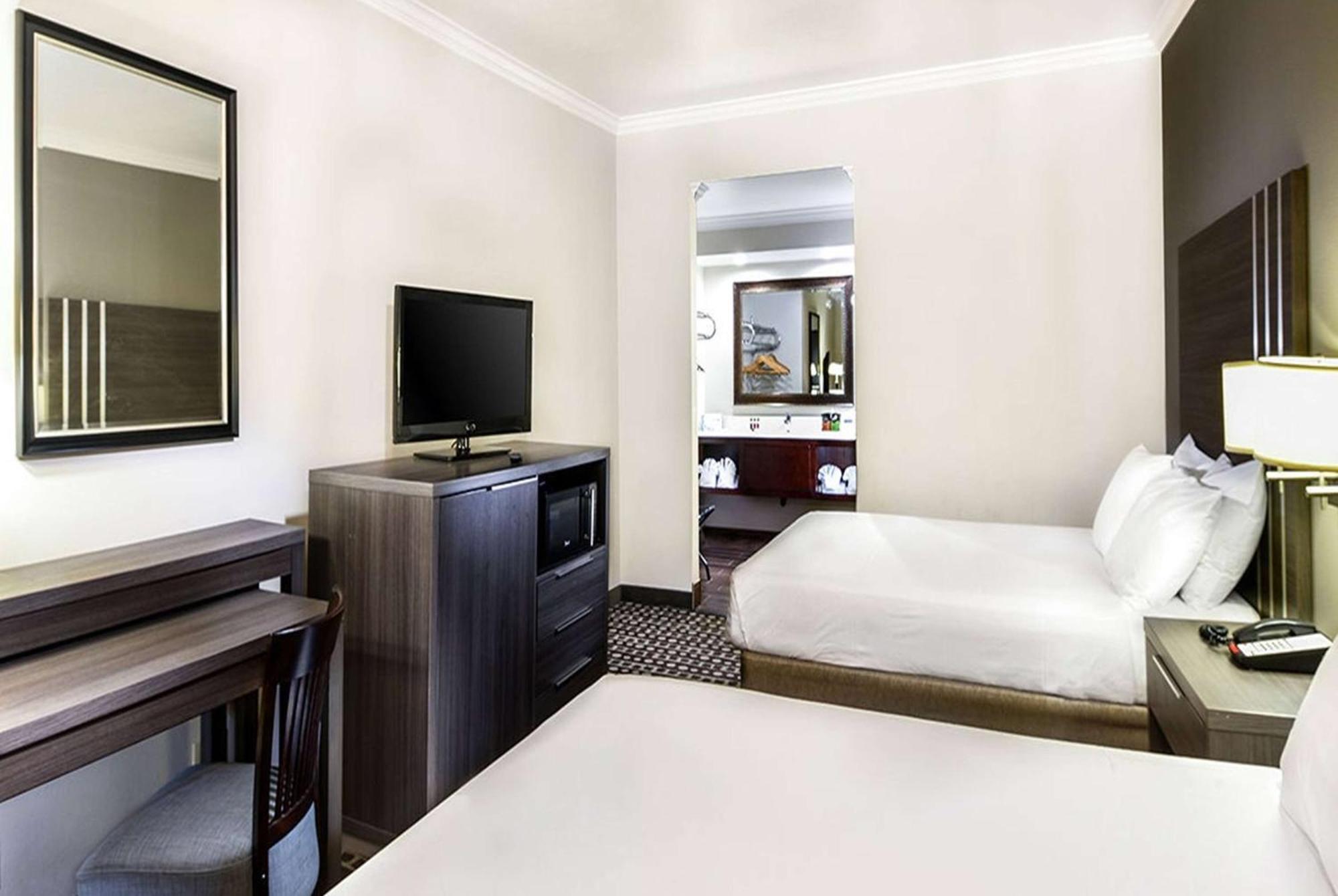 Travelodge By Wyndham Commerce Los Angeles Area מראה חיצוני תמונה