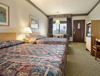 Travelodge By Wyndham Commerce Los Angeles Area מראה חיצוני תמונה